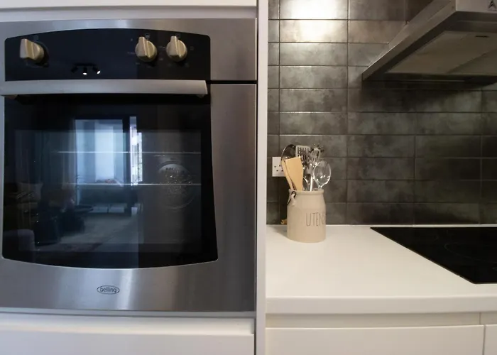 Modern Retreat - Balcony And Chic Design * Nikósie