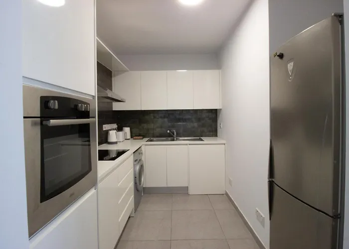 Modern Retreat - Balcony And Chic Design * Nikósie